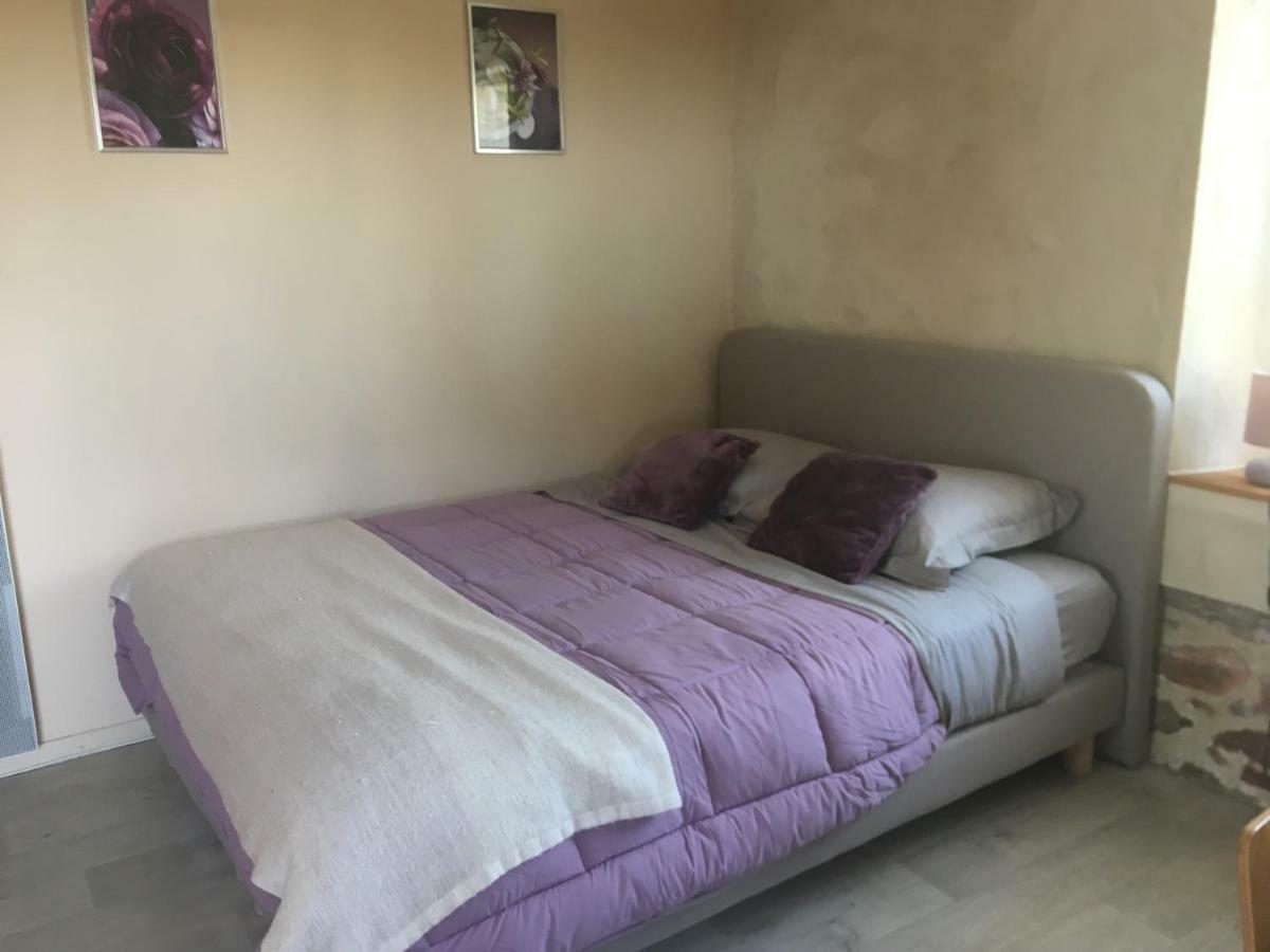 Les Gites D'Emilie Melesse Luaran gambar